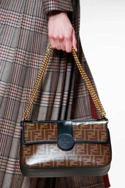 Look 4